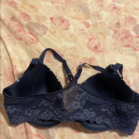 Size 36C front closure non padded bra - Picture 2 of 3